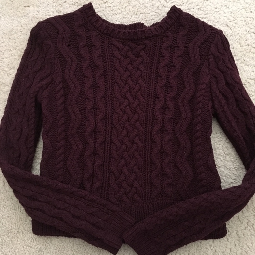 Kendall & Kylie cropped Maroon sweater size Small